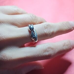 Elegant Silver Cat Ring